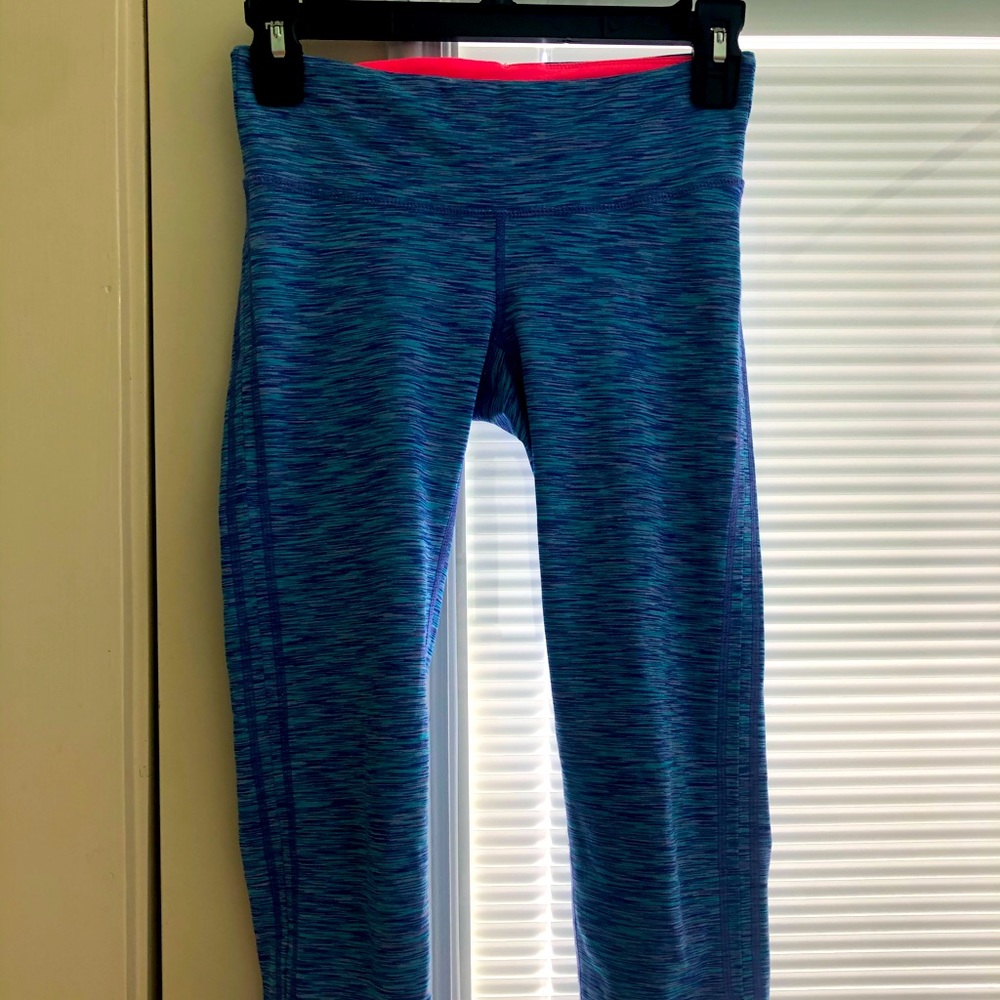 Lilly Pulitzer blue cropped leggings